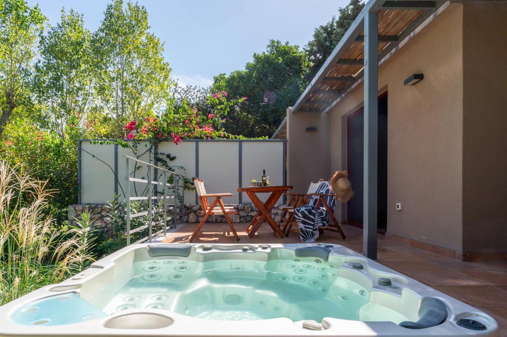 Klaritz Luxury Suites ラッシ エクステリア 写真