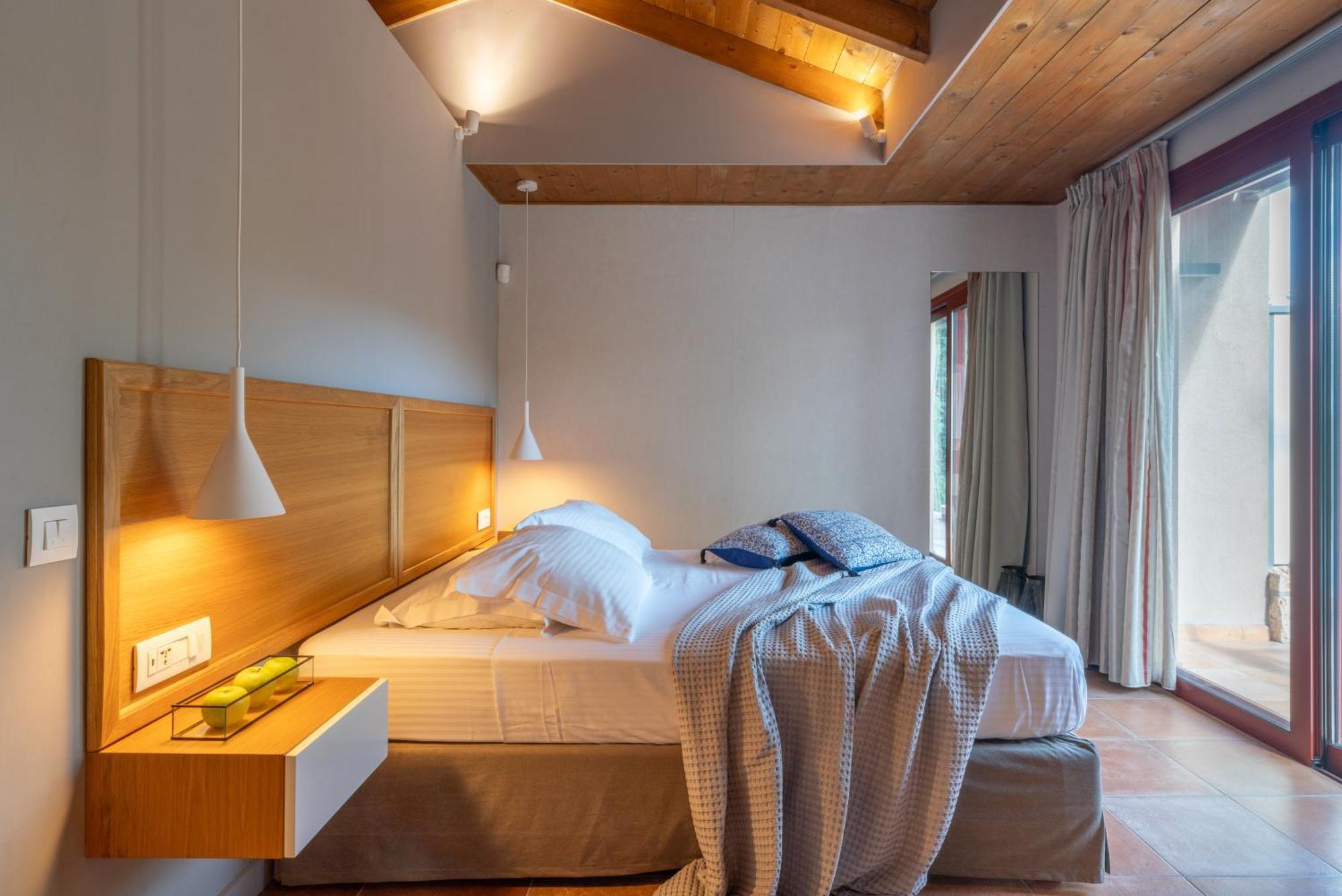 Klaritz Luxury Suites ラッシ エクステリア 写真